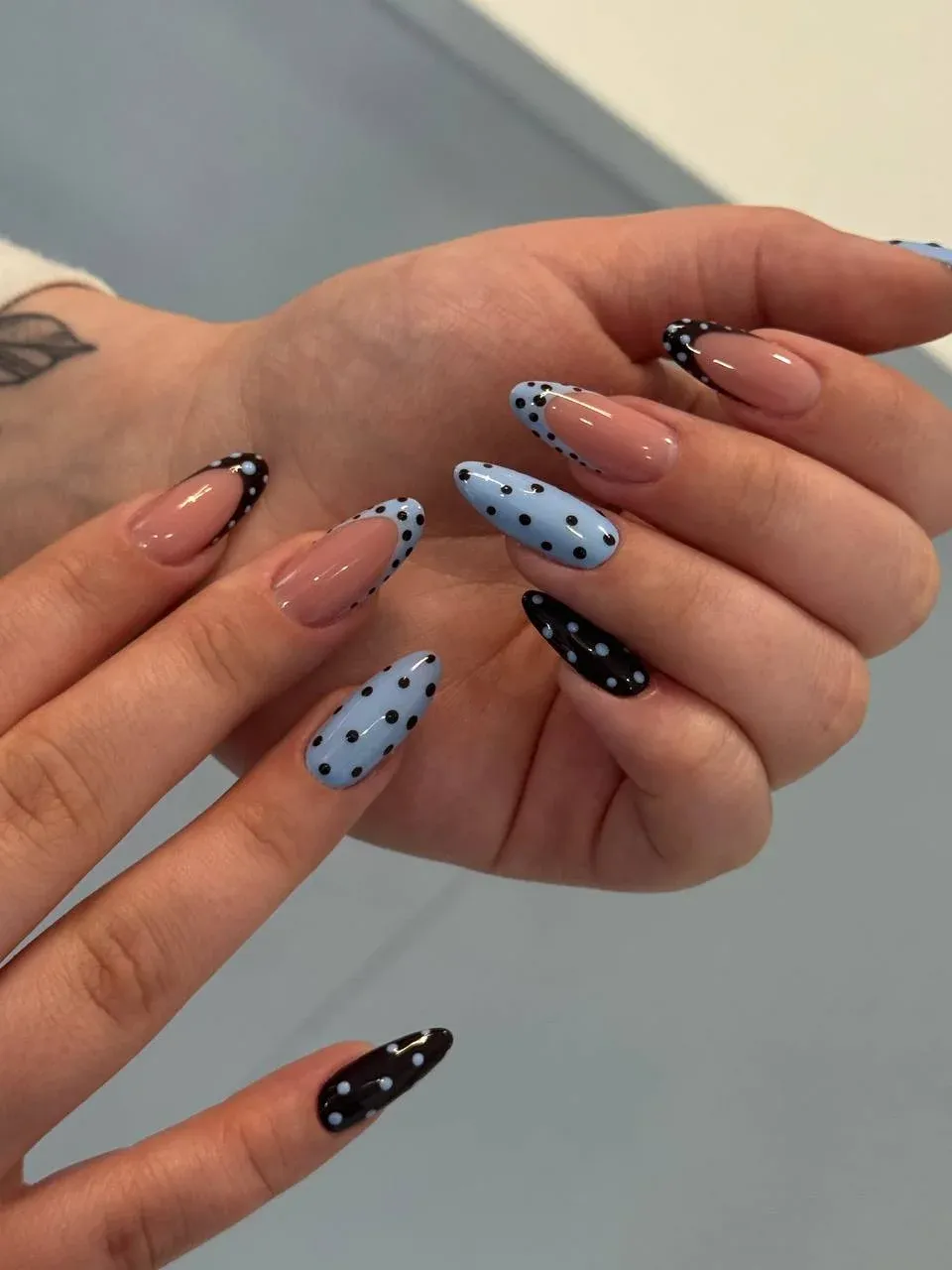 Kwadratowy french z 3d wzorami — Beauty Perła Bydgoszcz