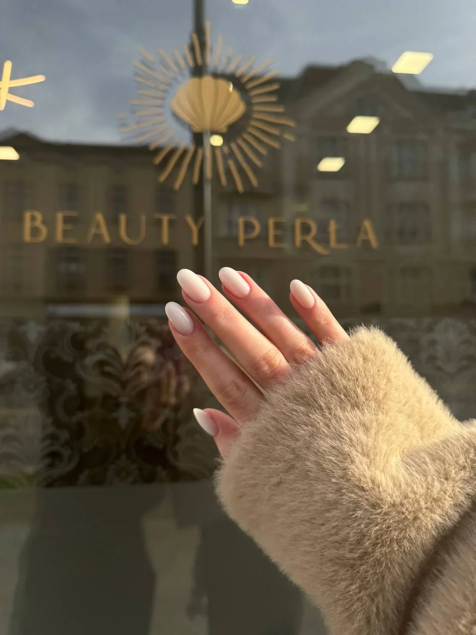 Salon paznokci Beauty Perła Bydgoszcz — hybryda i french